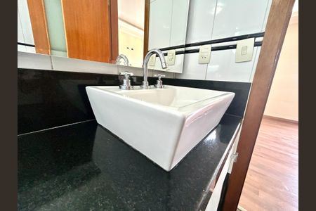 Casa à venda com 427m², 4 quartos e 5 vagas Casa à venda com 427m², 4 quartos e 5 vagasBanheiro da Suíte 3