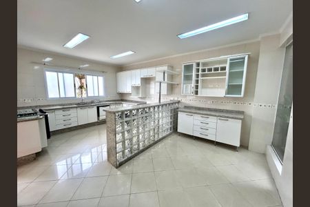 Casa à venda com 427m², 4 quartos e 5 vagas Casa à venda com 427m², 4 quartos e 5 vagasCozinha
