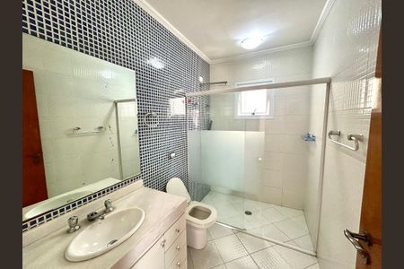 Casa à venda com 427m², 4 quartos e 5 vagas Casa à venda com 427m², 4 quartos e 5 vagasBanheiro da Suíte 2