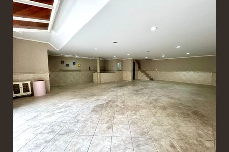 Casa à venda com 427m², 4 quartos e 5 vagas Casa à venda com 427m², 4 quartos e 5 vagasGaragem