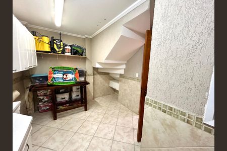 Casa à venda com 427m², 4 quartos e 5 vagas Casa à venda com 427m², 4 quartos e 5 vagasQuarto de Serviço