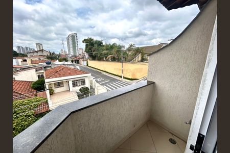 Casa à venda com 427m², 4 quartos e 5 vagas Casa à venda com 427m², 4 quartos e 5 vagasVaranda da Suíte 1