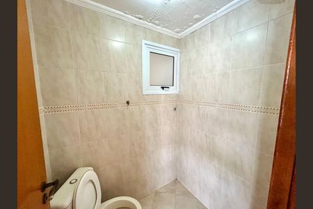 Casa à venda com 427m², 4 quartos e 5 vagas Casa à venda com 427m², 4 quartos e 5 vagasBanheiro 2