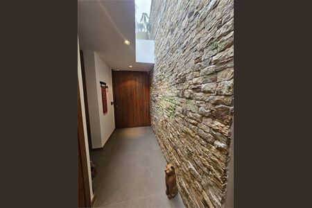 Casa à venda com 300m², 4 quartos e 2 vagas