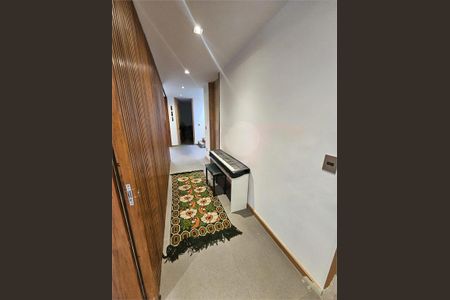 Casa à venda com 300m², 4 quartos e 2 vagas