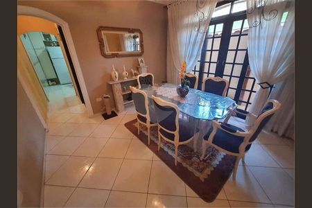 Casa à venda com 2 quartos, 178m² em Utinga, Santo André