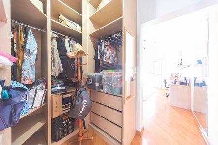 Casa à venda com 322m², 4 quartos e 4 vagasCloset da Suíte 2