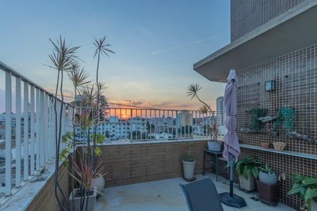 Apartamento à venda com 230m², 4 quartos e 4 vagasÁrea Gourmet