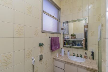 Apartamento à venda com 230m², 4 quartos e 4 vagasBanheiro da Suíte