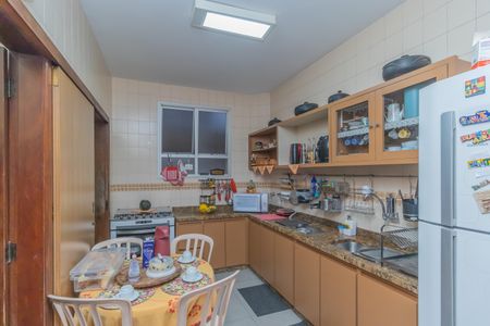 Apartamento à venda com 230m², 4 quartos e 4 vagasCozinha