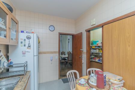 Apartamento à venda com 230m², 4 quartos e 4 vagasCozinha