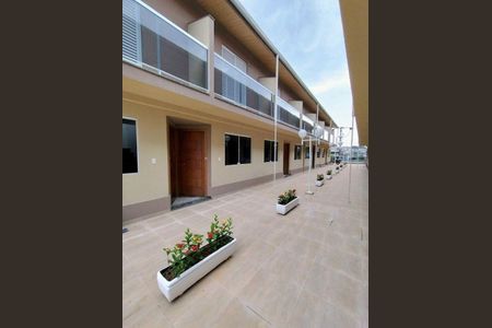 Casa à venda com 70m², 2 quartos e 1 vaga