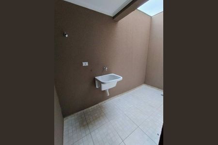 Casa à venda com 68m², 2 quartos e 1 vaga