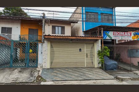 Casa à venda com 98m², 3 quartos e 2 vagas Casa à venda com 98m², 3 quartos e 2 vagasFachada