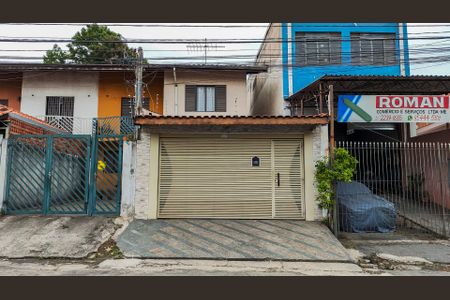 Casa à venda com 98m², 3 quartos e 2 vagas Casa à venda com 98m², 3 quartos e 2 vagasFachada