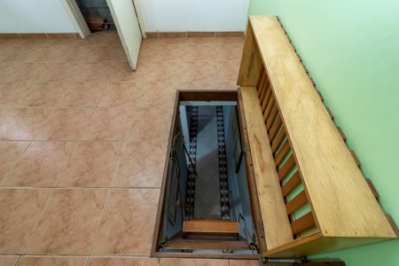 Casa à venda com 98m², 3 quartos e 2 vagas Casa à venda com 98m², 3 quartos e 2 vagasSótão - Escada