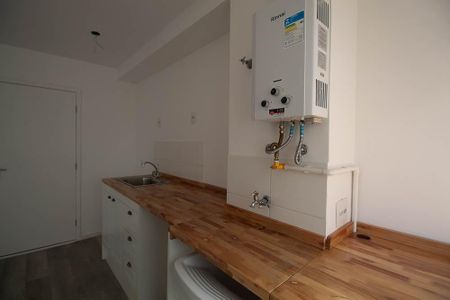 Apartamento para alugar com 30m², 2 quartos e sem vaga Apartamento para alugar com 30m², 2 quartos e sem vagaCozinha e Área de Serviço