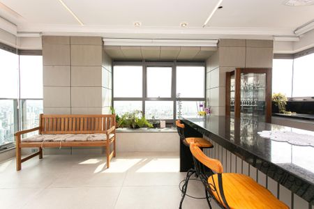 Apartamento para alugar com 337m², 4 quartos e 5 vagasVaranda da Sala