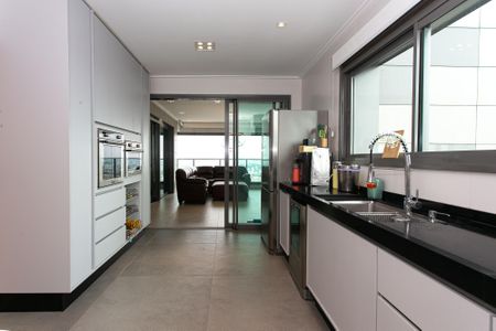 Apartamento para alugar com 337m², 4 quartos e 5 vagasCozinha