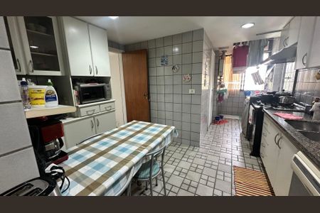 Apartamento à venda com 136m², 4 quartos e 2 vagas Apartamento à venda com 136m², 4 quartos e 2 vagasCozinha