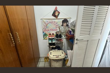 Apartamento à venda com 136m², 4 quartos e 2 vagas Apartamento à venda com 136m², 4 quartos e 2 vagasQuarto de Serviço