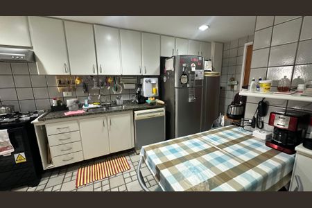 Apartamento à venda com 136m², 4 quartos e 2 vagas Apartamento à venda com 136m², 4 quartos e 2 vagasCozinha