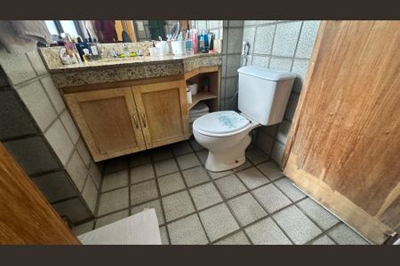 Apartamento à venda com 136m², 4 quartos e 2 vagas Apartamento à venda com 136m², 4 quartos e 2 vagasBanheiro suíte 1 e 2