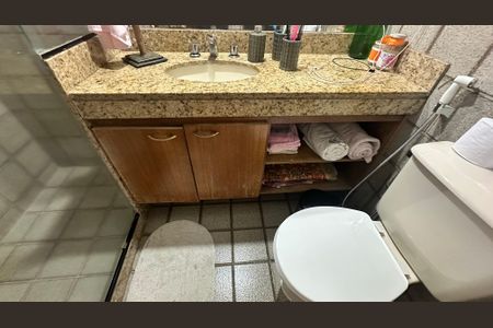 Apartamento à venda com 136m², 4 quartos e 2 vagas Apartamento à venda com 136m², 4 quartos e 2 vagasBanheiro Social