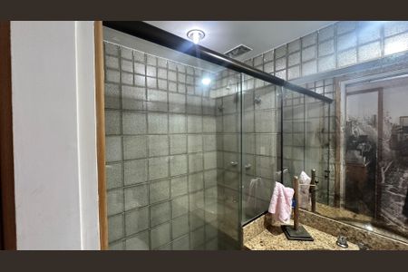 Apartamento à venda com 136m², 4 quartos e 2 vagas Apartamento à venda com 136m², 4 quartos e 2 vagasBanheiro social