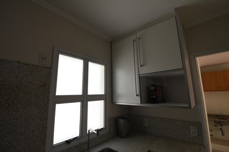 Apartamento à venda com 186m², 3 quartos e 2 vagasCozinha
