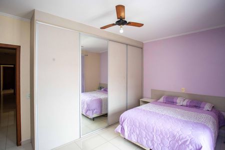 Casa à venda com 176m², 3 quartos e 2 vagasQuarto 1