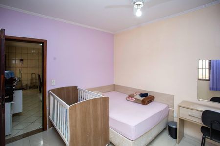 Casa à venda com 176m², 3 quartos e 2 vagasQuarto 3