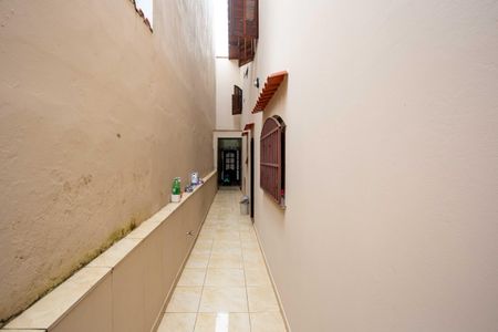 Casa à venda com 176m², 3 quartos e 2 vagasCorredor Externo
