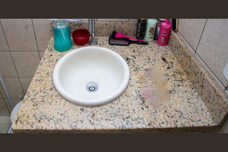 Casa à venda com 176m², 3 quartos e 2 vagasBanheiro 2