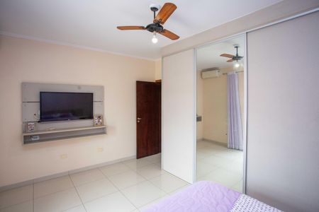 Casa à venda com 176m², 3 quartos e 2 vagasQuarto 1