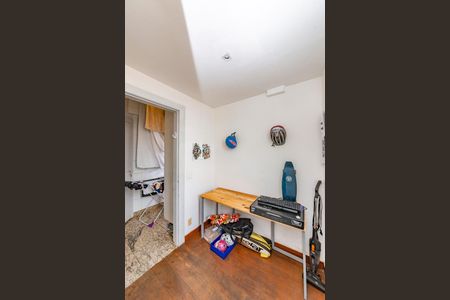 Apartamento à venda com 110m², 3 quartos e 3 vagas Apartamento à venda com 110m², 3 quartos e 3 vagasQuarto de Serviço