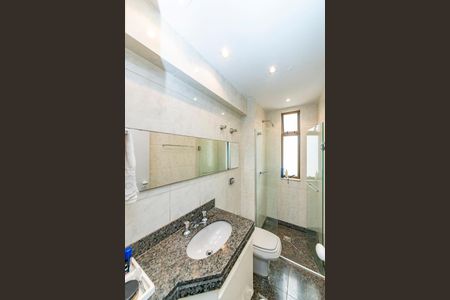 Apartamento à venda com 110m², 3 quartos e 3 vagas Apartamento à venda com 110m², 3 quartos e 3 vagasBanheiro Social