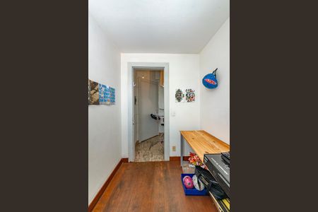 Apartamento à venda com 110m², 3 quartos e 3 vagas Apartamento à venda com 110m², 3 quartos e 3 vagasQuarto de Serviço