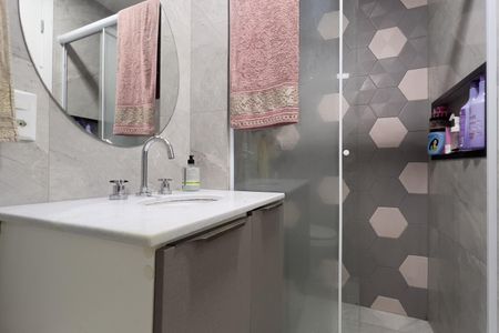 Apartamento à venda com 81m², 3 quartos e 2 vagasBanheiro Social