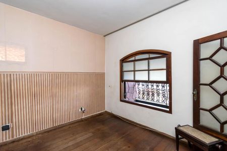 Casa à venda com 280m², 3 quartos e 2 vagasSuíte