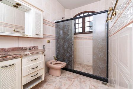 Casa à venda com 280m², 3 quartos e 2 vagasBanheiro da Suíte