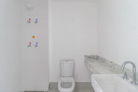 Studio à venda com 26m², 1 quarto e sem vaga Studio à venda com 26m², 1 quarto e sem vagaBanheiro