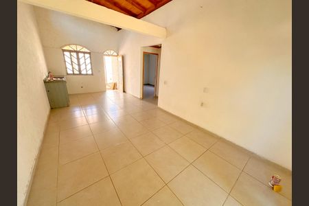 Sala de casa para alugar com 2 quartos, 55m² em São João do Rio Vermelho, Florianópolis