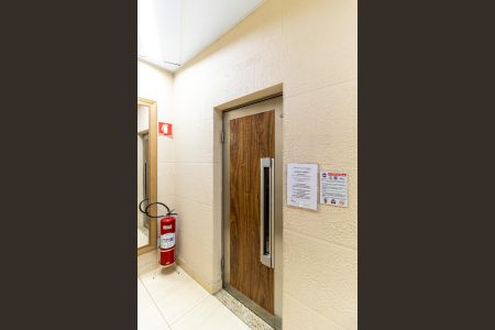 Apartamento à venda com 76m², 2 quartos e sem vagaÁrea comum