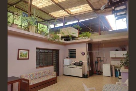 Casa à venda com 2 quartos, 250m² em Santo Amaro, São Paulo