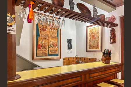 Casa à venda com 420m², 4 quartos e 2 vagas