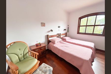 Casa à venda com 420m², 4 quartos e 2 vagas