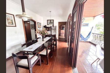Casa à venda com 420m², 4 quartos e 2 vagas