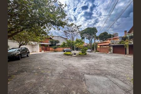 Casa à venda com 420m², 4 quartos e 2 vagas