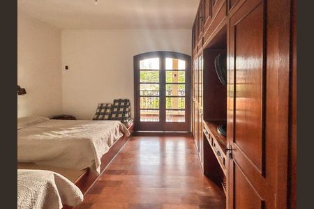 Casa à venda com 420m², 4 quartos e 2 vagas